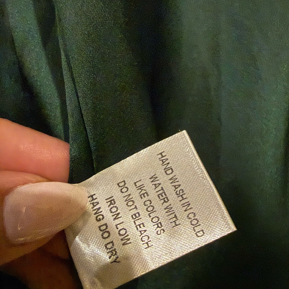 Pink Satin Robe with Green Accents - Picture 7 of 7